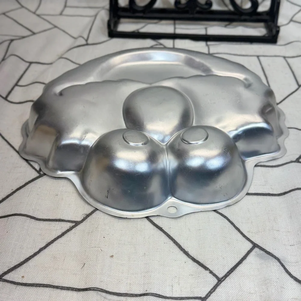 Wilton Cake Pan 12in Silver Elmo Sesame Street Face Aluminum 2105-3461 2002 READ